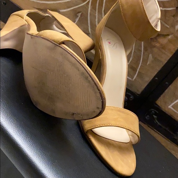 Heels - Picture 2 of 8